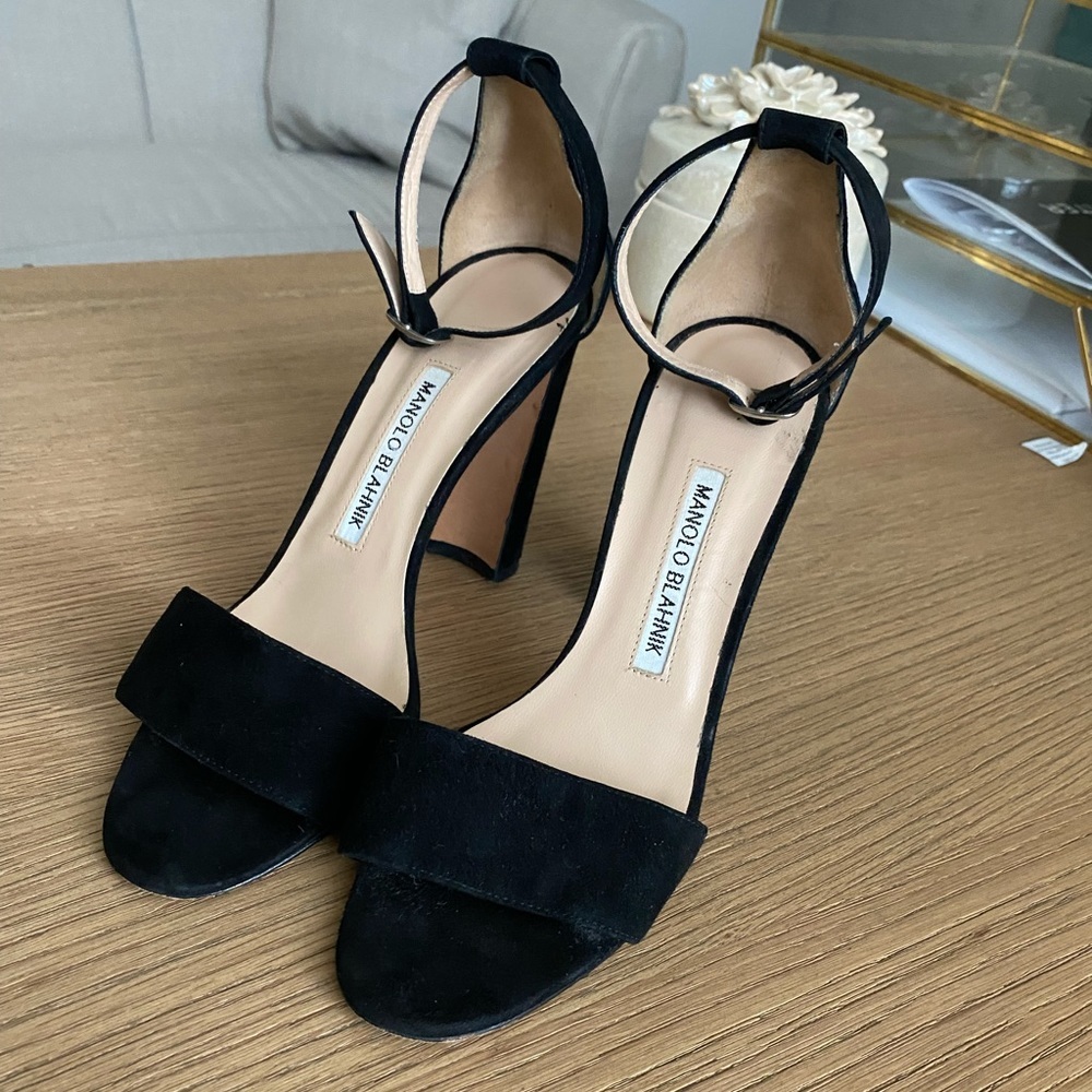 Manolo Blahnik Lauratopri Black Suede Chunky Heel Sandals – Size 38.5